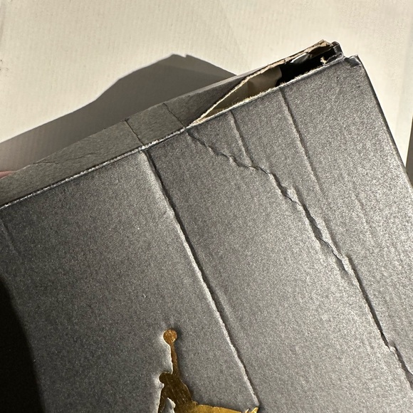 Jordan 1 Low UNC Black (GS) - Picture 11 of 11